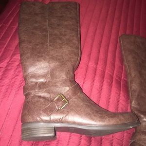 Kenneth Cole “Gwen” boots